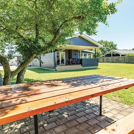 Holiday home Three-bedroom In *