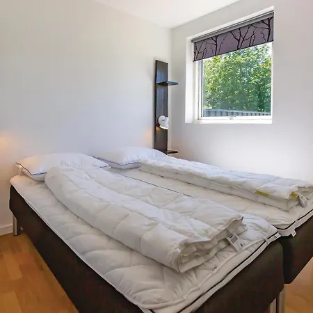 Three-bedroom In Holiday home *